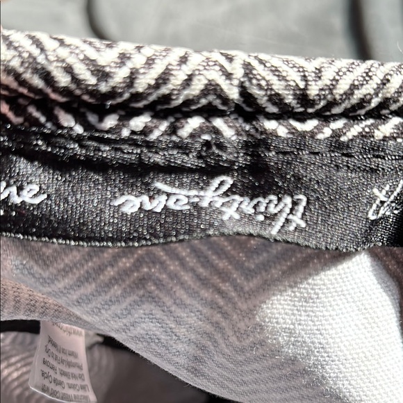 Thirty-One Black and White Chevron Shoulder Bag - Picture 10 of 14